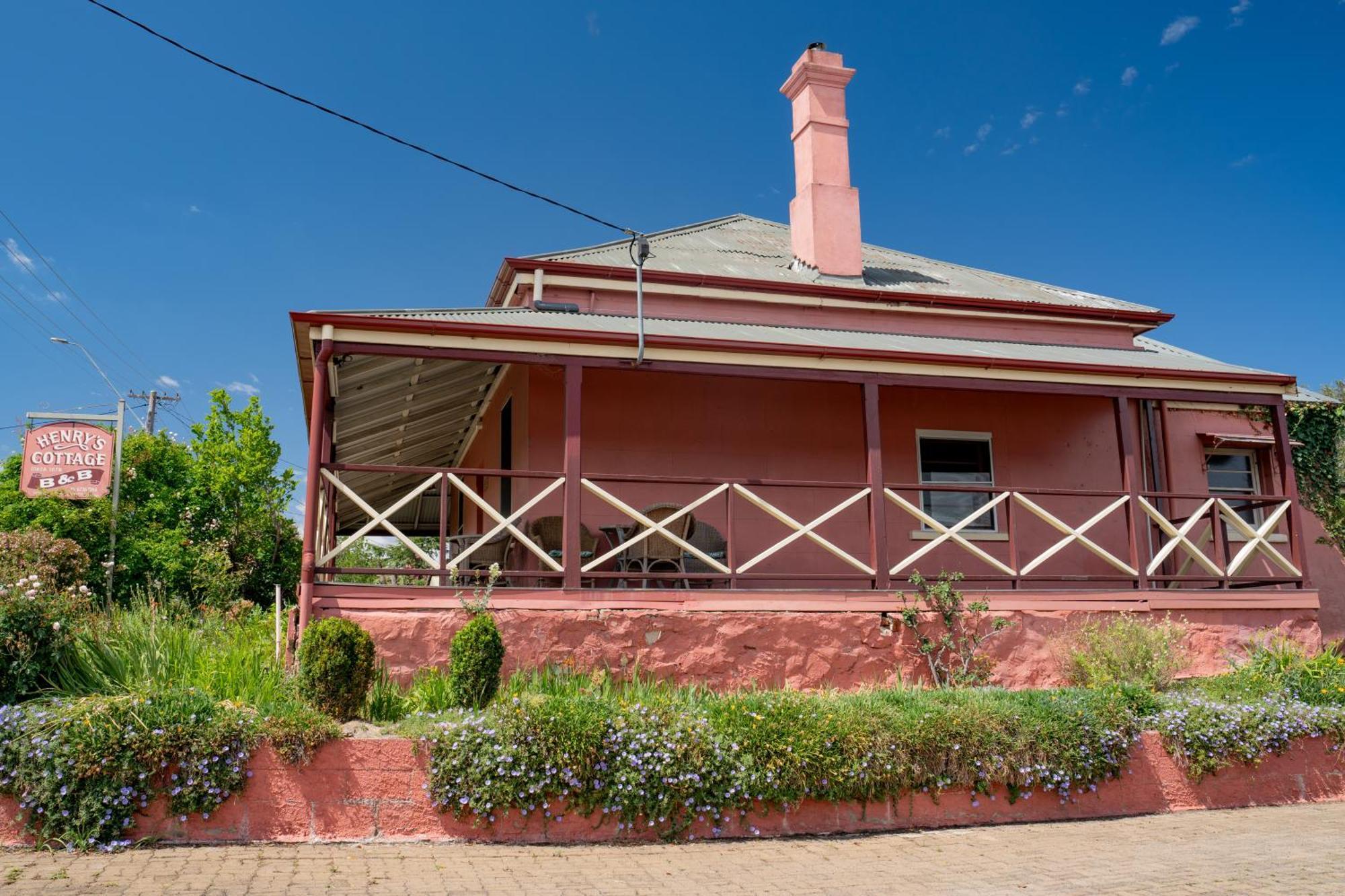 The Henry Parkes Tenterfield Exterior photo