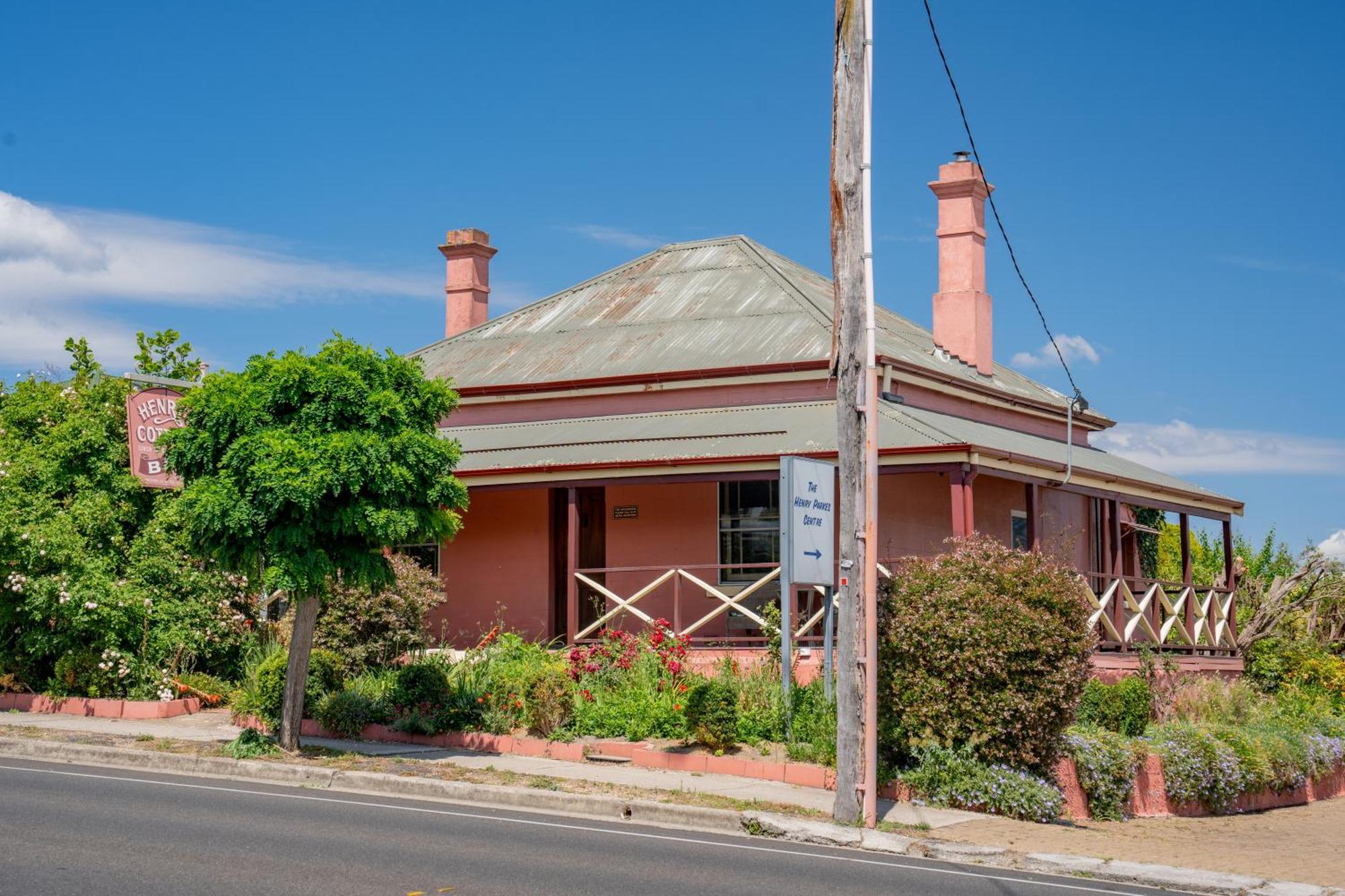 The Henry Parkes Tenterfield Exterior photo